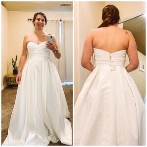 David's Bridal Strapless White Wedding Dress